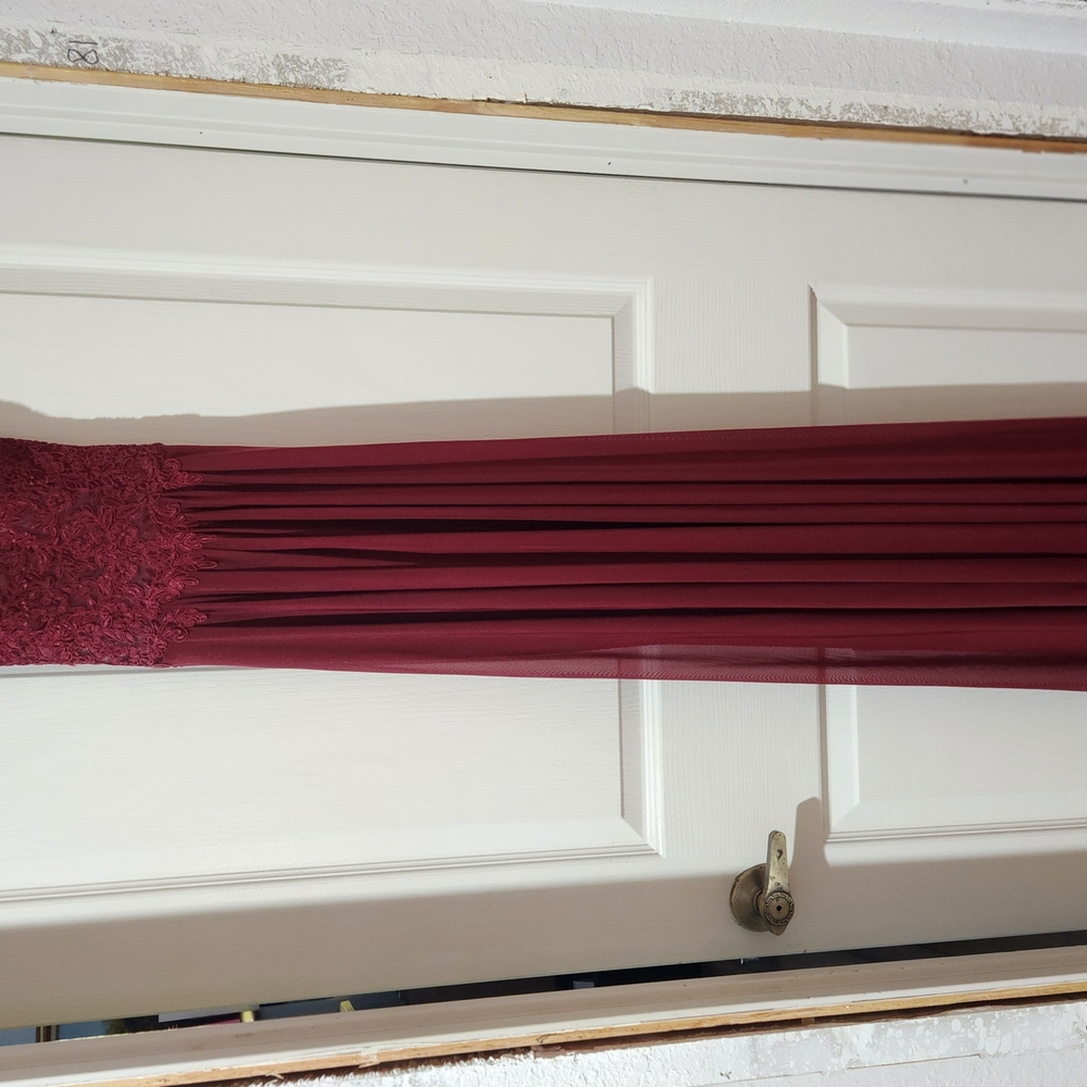 Elegant Burgundy Size 2 Prom Dress